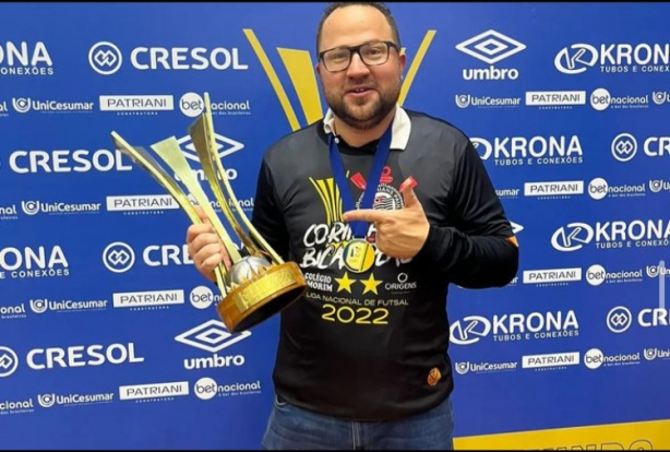 Carlos Henrique Ros Salas (Caique) � o diretor de esportes terrestres do Corinthians
