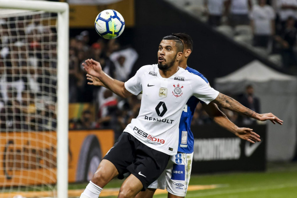Jonathas vestiu a camisa do Corinthians em 2018