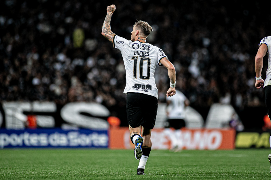 Rger Guedes marcou um dos gols do Corinthians na vitria contra o Guarani