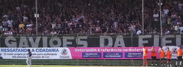 Torcida do Corinthians marcou presen�a no D�rbi v�lido pela Copa Votorantim Sub-15