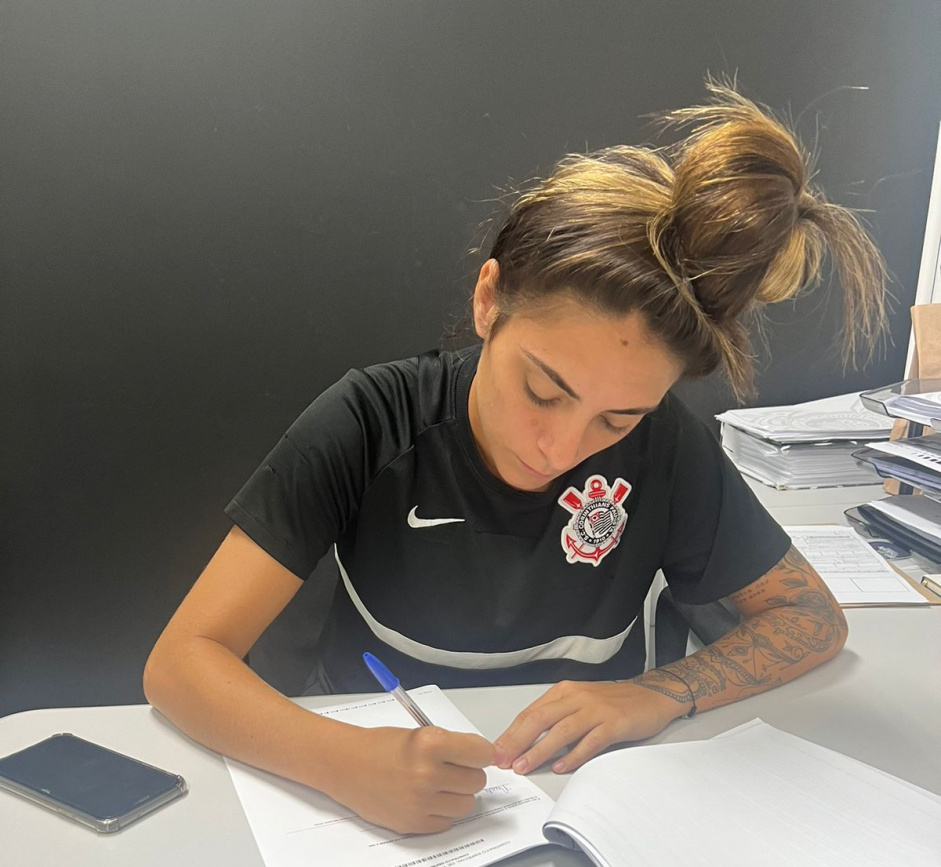 Nicole Marussi refora o Corinthians para a temporada de 2023