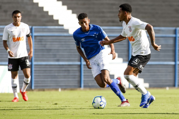 Du Queiroz e Roni atuaram juntos pelo Sub-20 do Timão