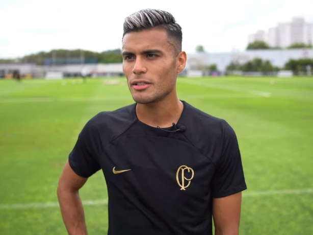 Fausto Vera comemora retorno pelo Corinthians e mesmo com dor quer estar em campo: "Ansioso"
