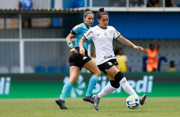 Fernanda fez sua estreia pelo Corinthians diante do Atlético-MG