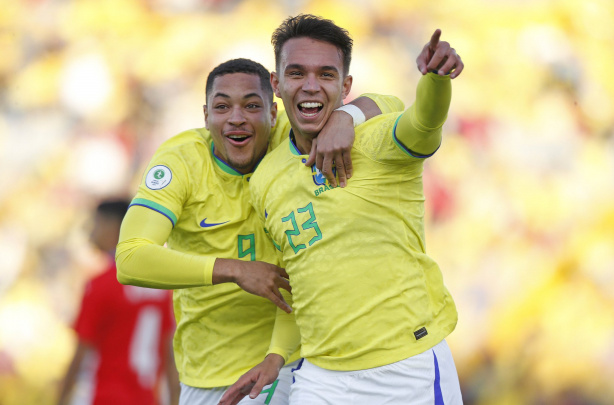 Giovane marcou o primeiro gol do Brasil na vit�ria contra o Paraguai