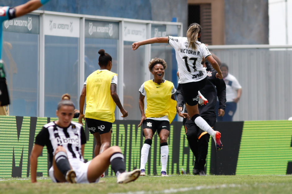 Vic Albuquerque foi responsvel pela vitria do Corinthians nas quartas de final da Supercopa