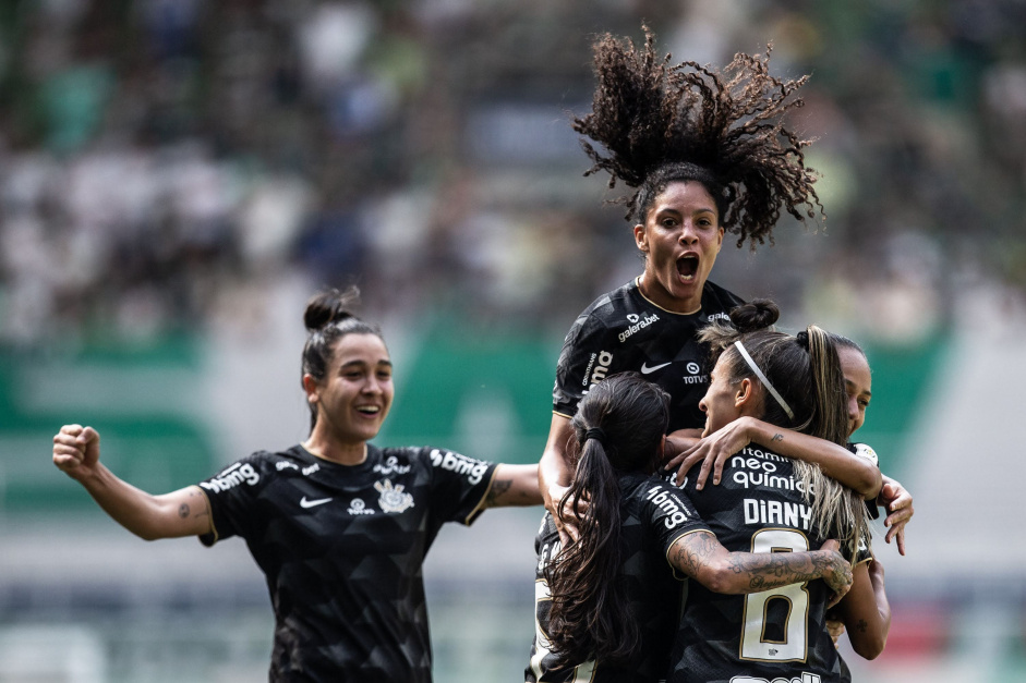 Corinthians e Internacional definem vaga na final da Supercopa