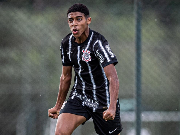 Gui Negão foi o autor dos dois gols do Corinthians