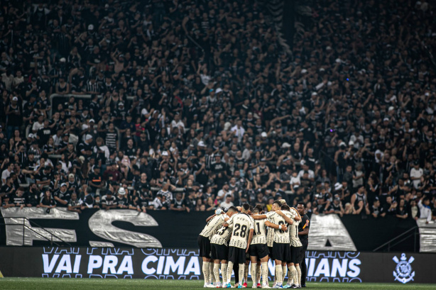 Elenco corinthiano em duelo v�lido pelo Brasileir�o 2022