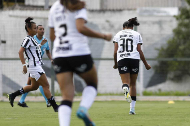 Jogos do time feminino do Corinthians seguirão sem presença de