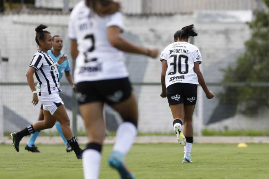 Jaqueline marcando um de seus gols no jogo contra o Cear, pela primeira rodada do Brasileiro Feminino
