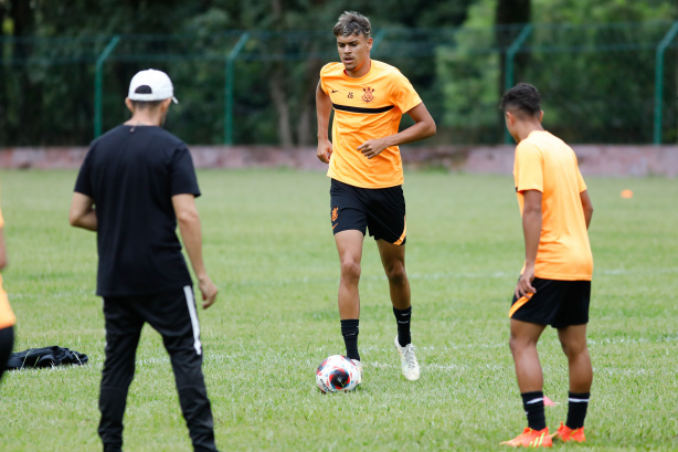 João Pedro Tchoca vai para seu último ano nas categorias de base