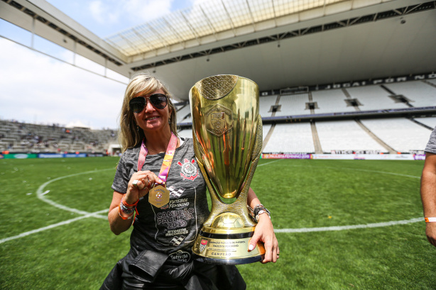 Diretora Cris Gambar� comenta pr�ximos projetos para a equipe feminina do Corinthians