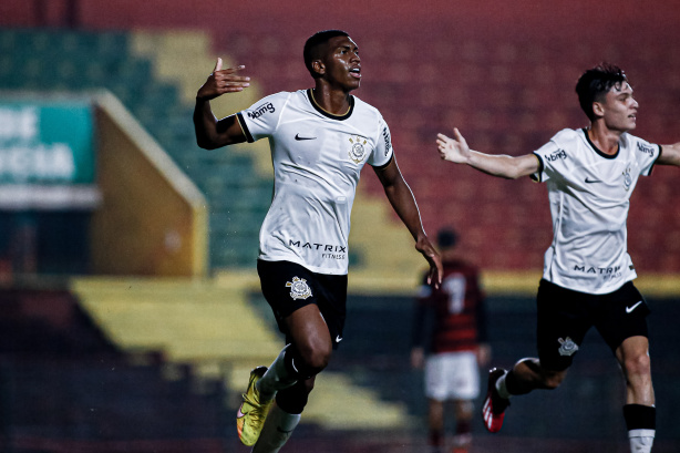 Felipe Augusto marcou na vit�ria do Corinthians diante do Flamengo