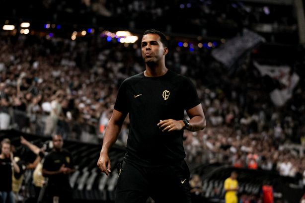 Lázaro explica Bidu de fora em time misto do Corinthians: "Acaba não sendo oportunidade real"