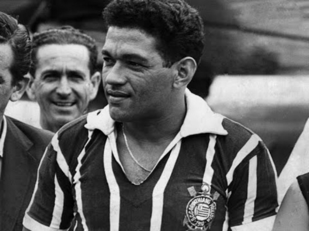 Garrincha teve passagem apagada pelo Corinthians
