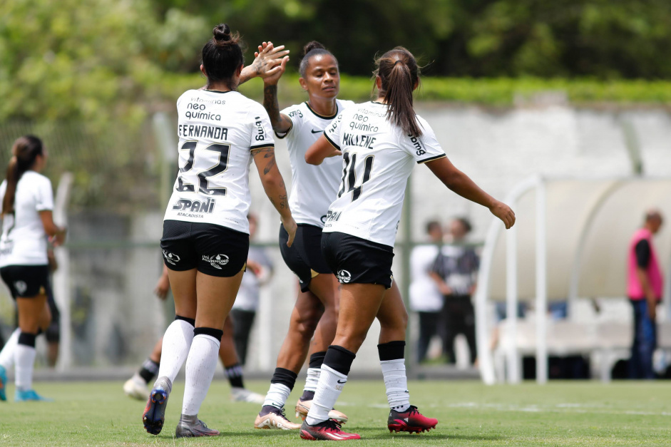 Duelo entre Corinthians e Athletico-PR teve alteraes