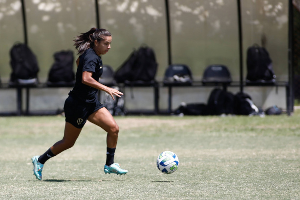 Millene em a��o no pen�ltimo treino do Corinthians antes de encarar a Ferrovi�ria