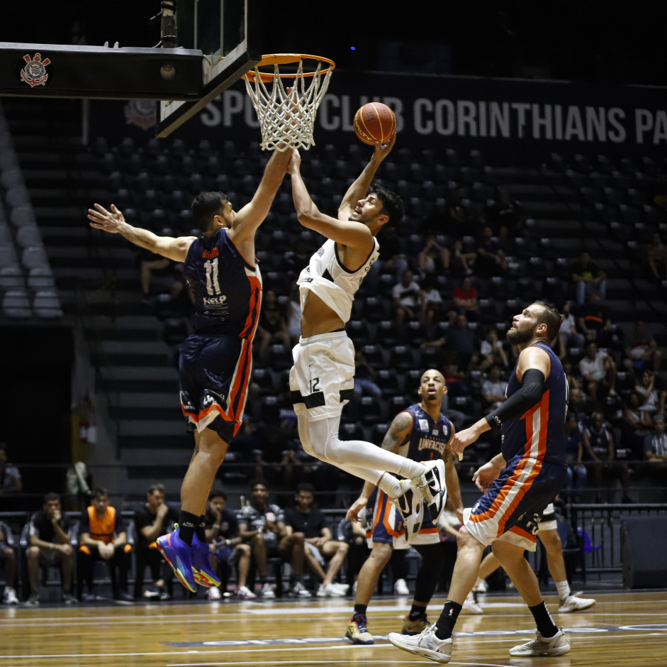 Ingressos disponíveis para volta do público aos jogos de basquete no Parque  São Jorge