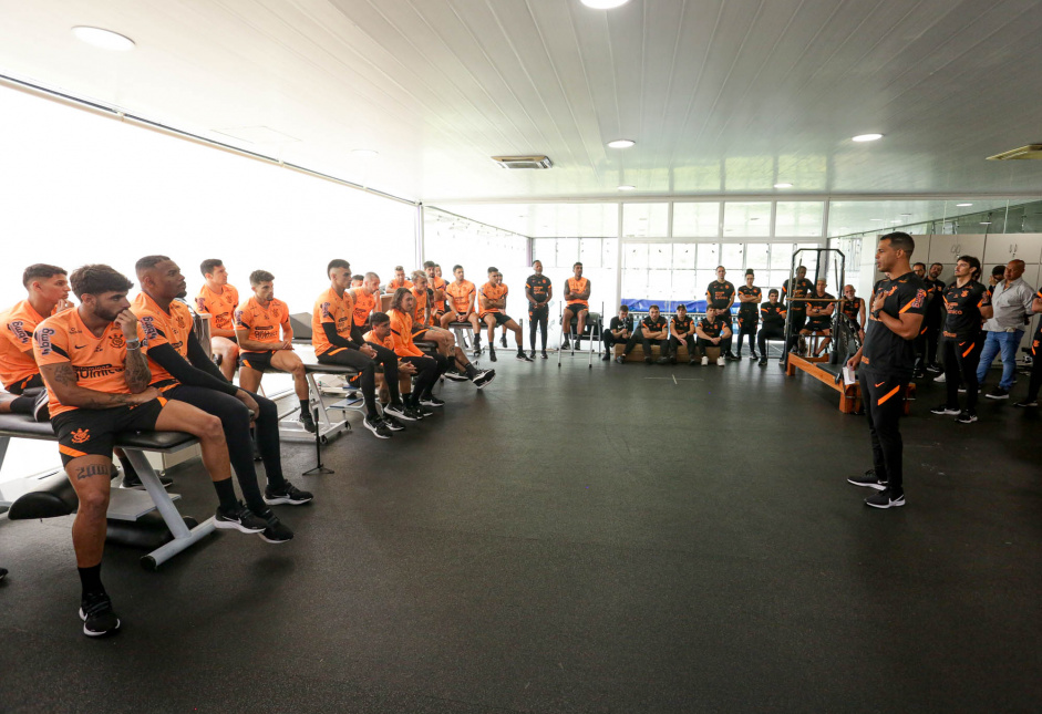Aps chegar a quase 120, Corinthians agora tem apenas 47 atletas profissionais sob contrato