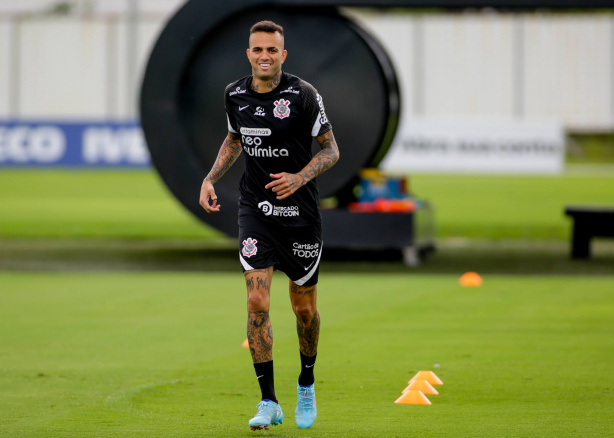Luan não entra em campo com a camisa do Corinthians há 395 dias