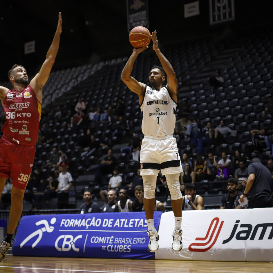 A base sobe forte: os meninos do Caxias do Sul Basquete para o NBB