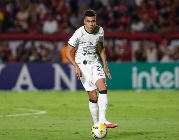Cantillo volta a atuar com a camisa do Corinthians após 70 dias