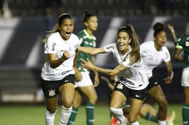 Palmeiras vence Ferroviária e lidera Brasileirão Feminino