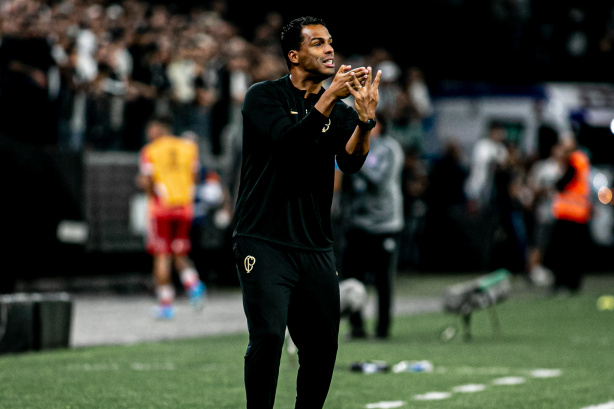 Fernando Lázaro avaliou a partida do Corinthians contra o Argentinos Juniors