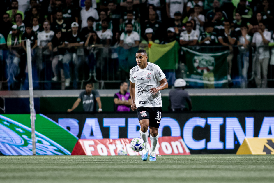 Murillo estreou como titular contra o Palmeiras e fez grande jogo