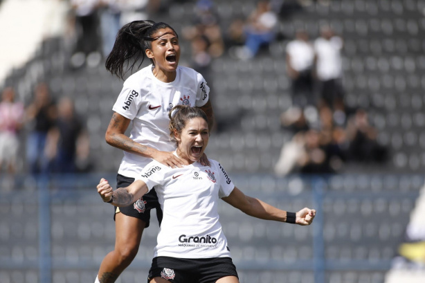 Gabi Zanotti (#10 Corinthians) during the Campeonato Paulista Feminino  football match between Sao Jose EC and Cotrinthians that took place at the  Estadio Martins Pereira. (6257) Credit: SPP Sport Press Photo. /Alamy