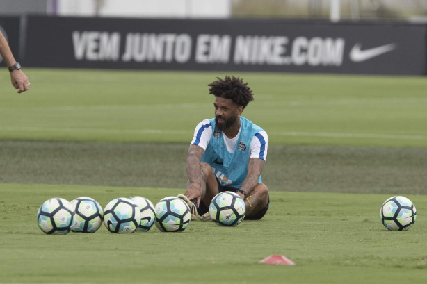 Cristian soma 100 partidas disputadas com a camisa do Corinthians