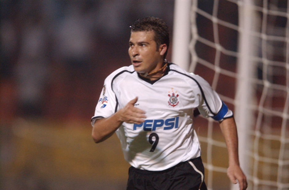 Luizo com a camisa do Corinthians
