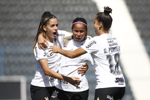 Corinthians bate Santos e vai à final do Brasileiro feminino