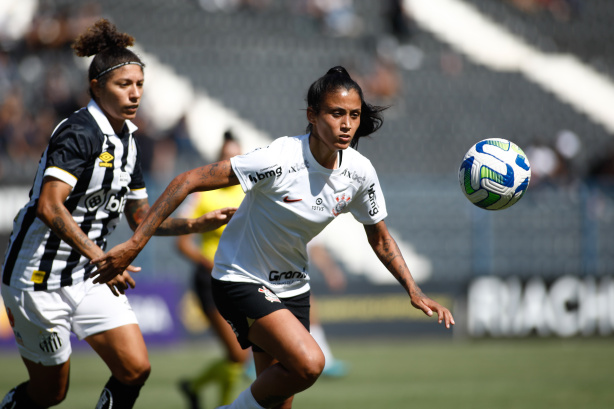 Jaqueline comenta vit�ria do Corinthians sobre o Santos, pelo Brasileiro Feminino