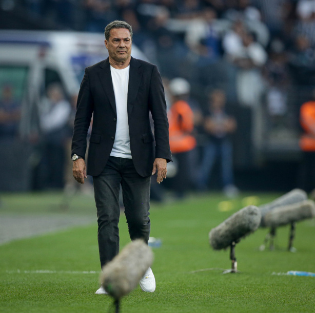 Luxemburgo comentou sobre jogadores que foram afastados do elenco na última semana