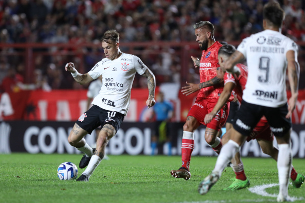 RGL - Dedo de Luxemburgo ajuda Corinthians em empate, mas é preciso