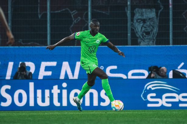 Guilavougui atua pelo Wolfsburg da Alemana
