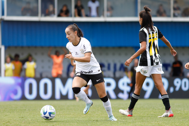 Luana em a��o durante partida do Corinthians contra o Atl�tico Mineiro