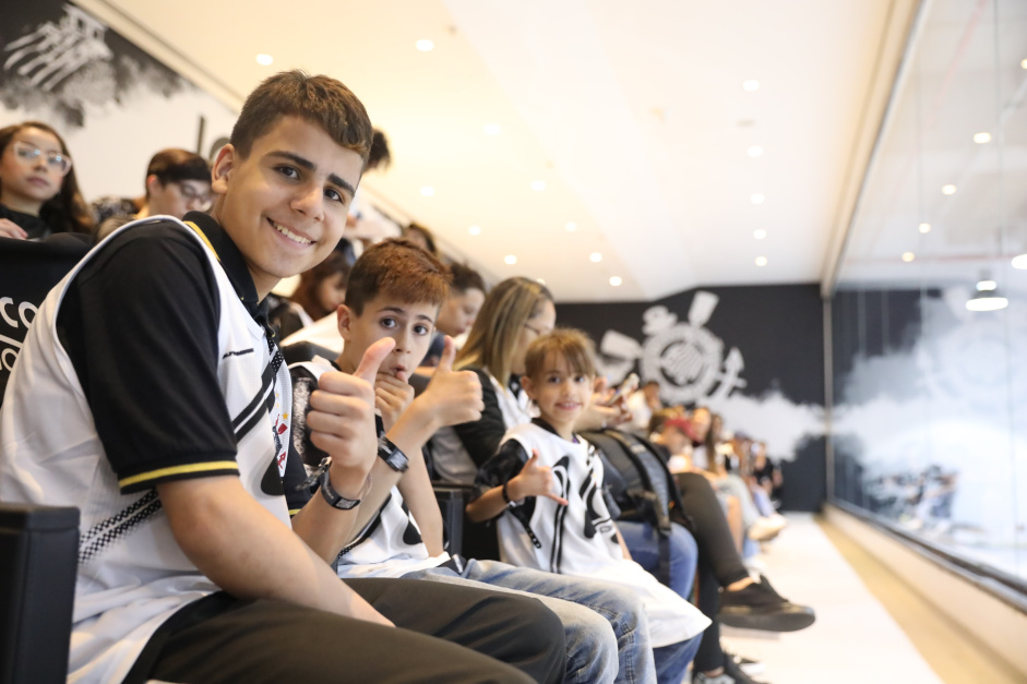 O Corinthians promoveu aes com crianas e adolescentes de casas de acolhimento voltadas ao Dia Nacional da Adoo