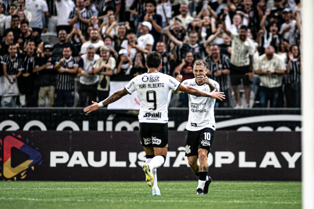 Róger Guedes e Yuri formam a dupla de ataque titular do Corinthians
