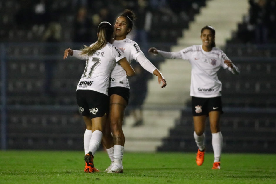 Isabela anotou os seus primeiros gols pelo Corinthians desde que foi contratada