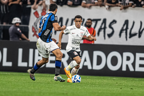 Pedro atuou na partida contra o Liverpool, na noite desta quarta-feira