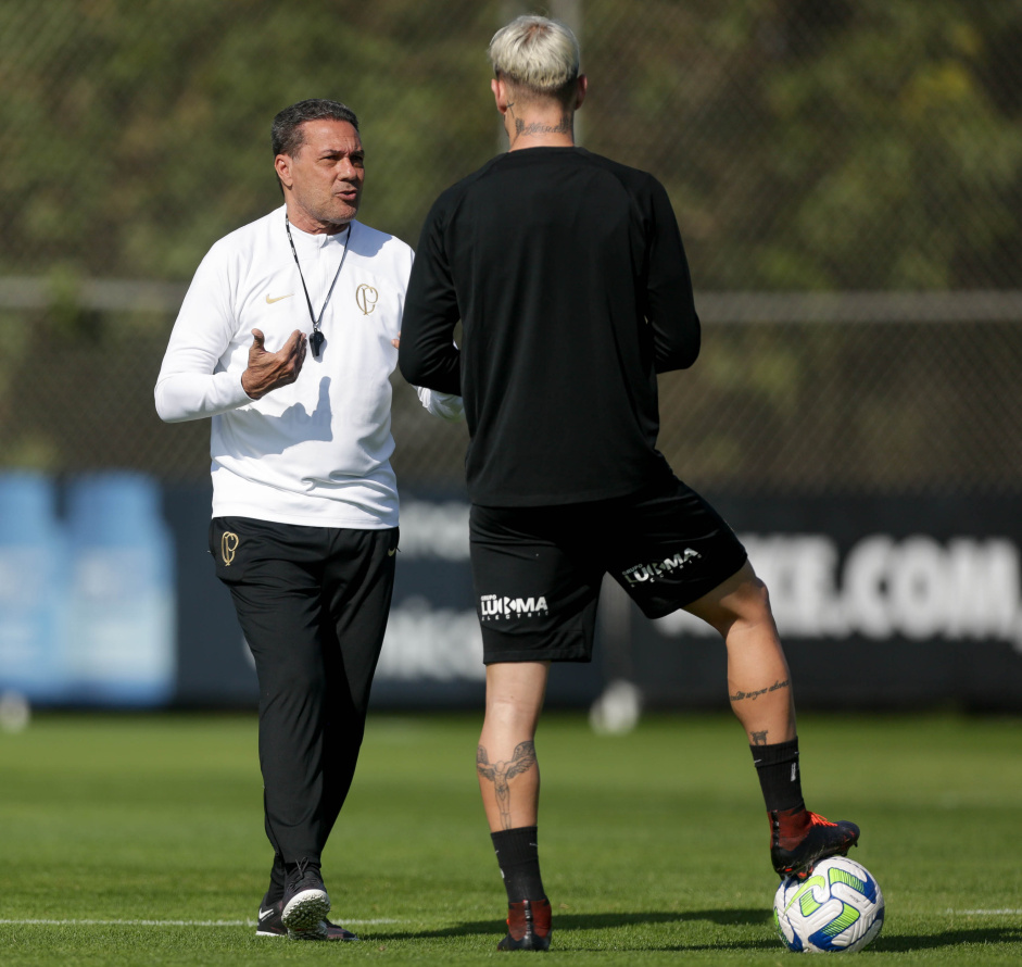 Vanderlei, do Santos, é eleito o melhor goleiro - Confederação