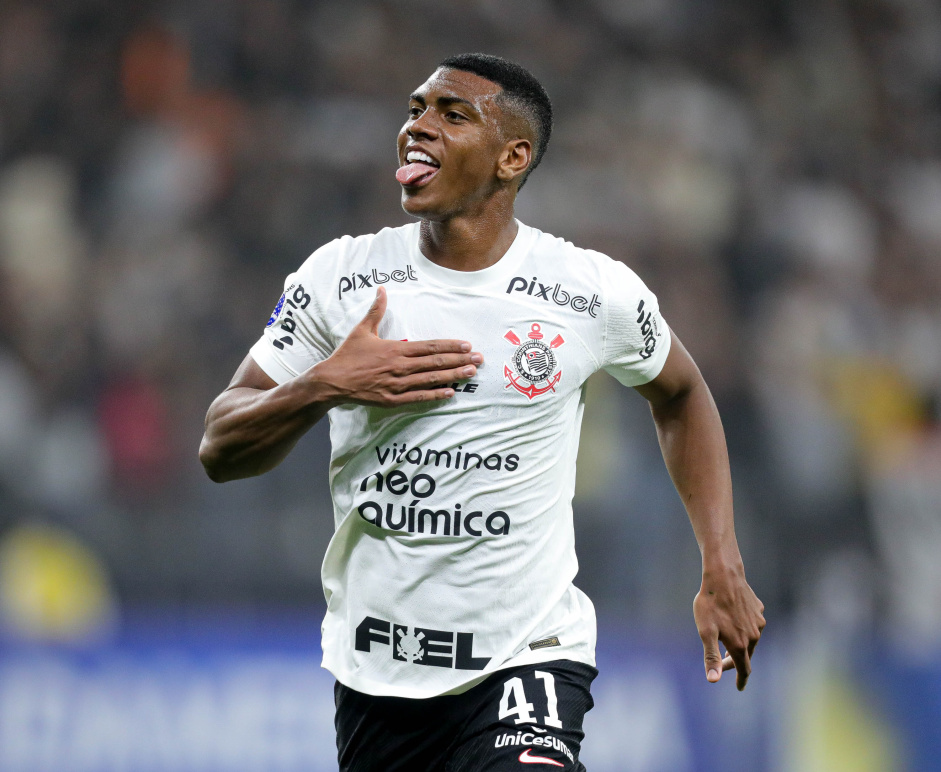 Rojas enfim deve estrear pelo Corinthians; veja quem é e como joga