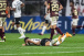 Pedro deixa o campo de maca na vit�ria do Corinthians e ser� reavaliado nesta quarta-feira
