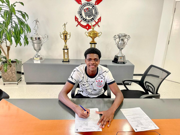 Alexandre Junior não é mais jogador do Corinthians