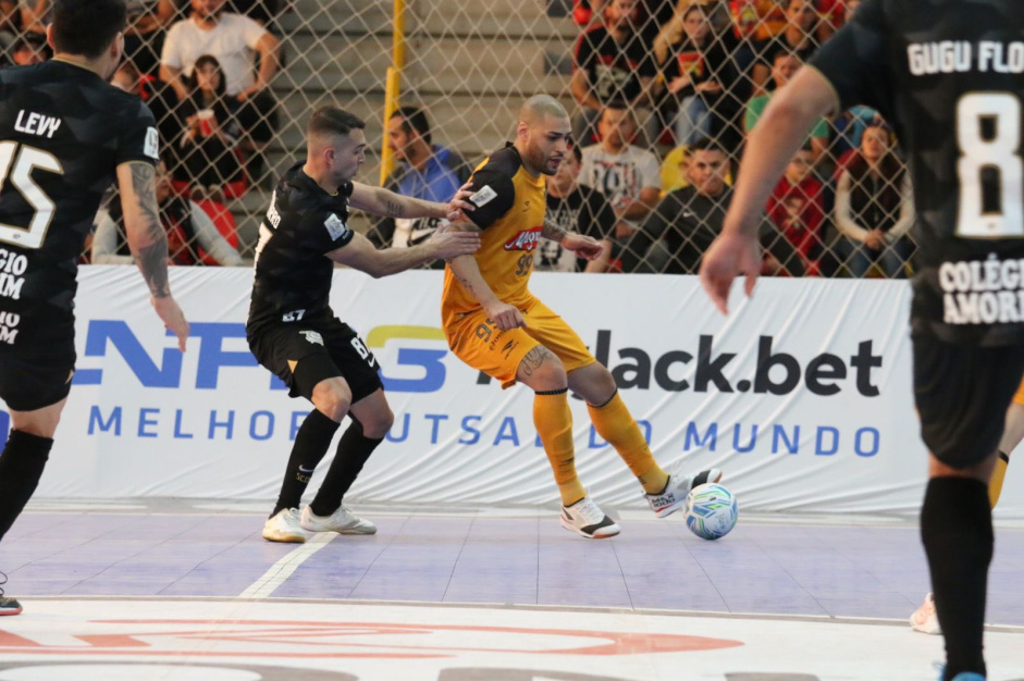 Corinthians e Magnus fazem jogo quente e ficam no empate pela Liga Nacional de Futsal