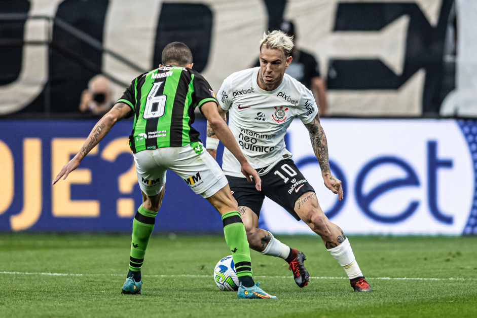 Rger Guedes avalia desempenho do Corinthians e revela 'ajuda' para Luxemburgo