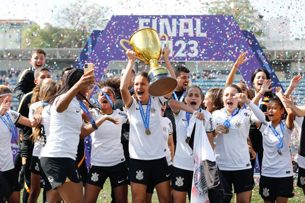 Corinthians goleia São Paulo e é campeão do Paulistão Feminino-2023